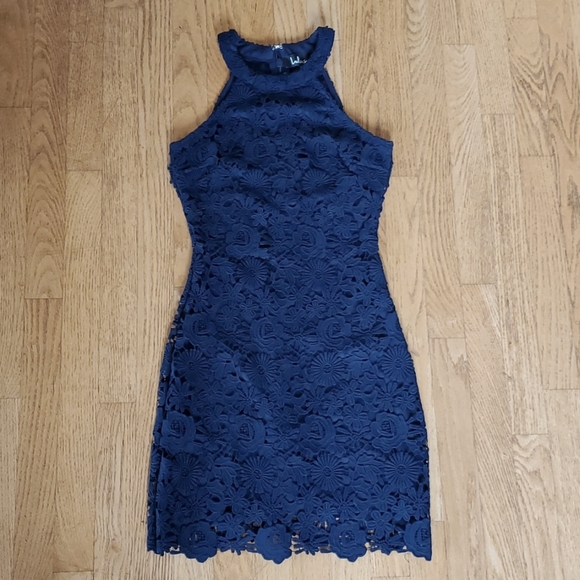 Lulus Dresses & Skirts - 💥6 for $20💥Lulu's crochet bodycon dress